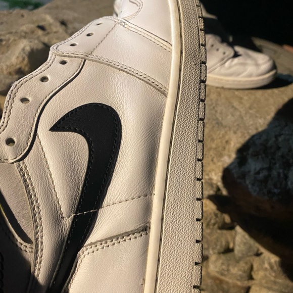 Used jordan mids OG ying yang whites main image 8